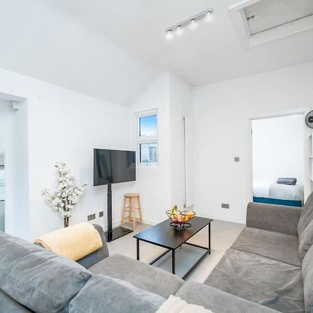 New 3Bed Stylish Apartment With Amazing Transport London Eksteriør bilde