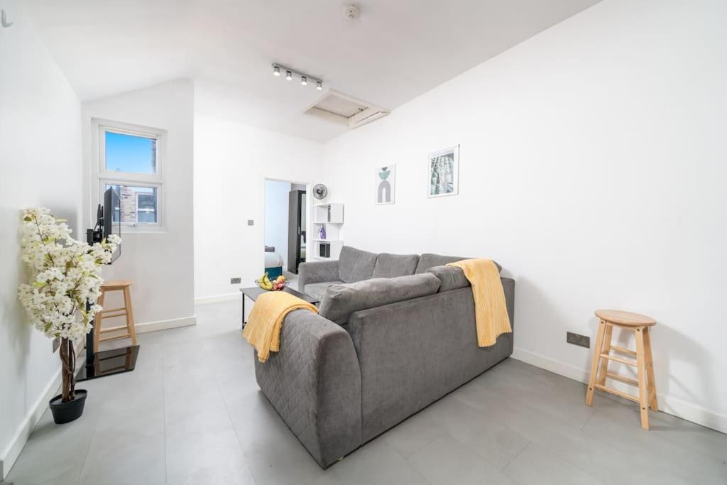 New 3Bed Stylish Apartment With Amazing Transport London Eksteriør bilde