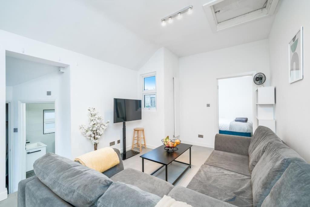 New 3Bed Stylish Apartment With Amazing Transport London Eksteriør bilde